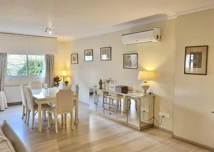 Charm Classic * Strovolos