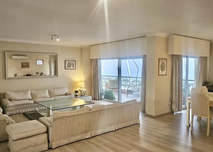 Charm Classic Apartment *